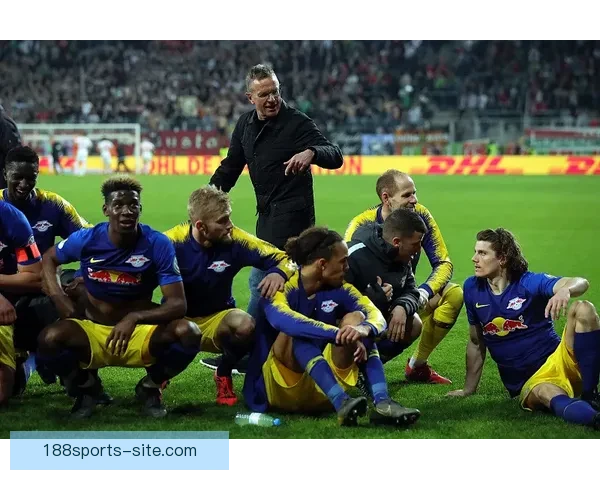 康大力克伊利诺伊大学晋级全美冠军赛 赫尔利执教四年三次冲击冠军